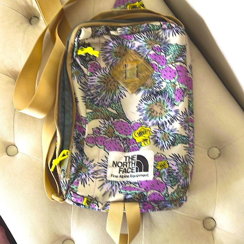 The North Face Berkely Field Bag Crossbody Floral Backpack RARE OG Style NWOT